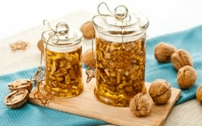 Μέλι και καρύδια